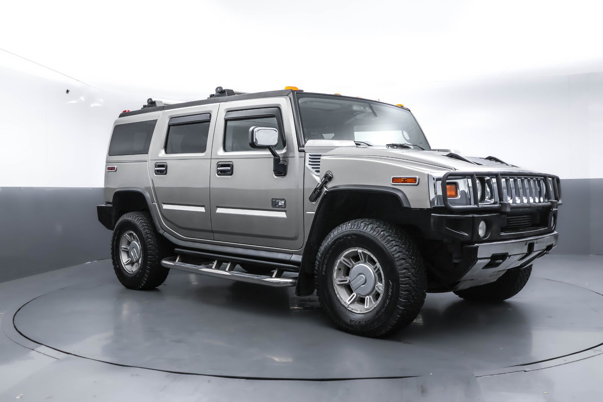 Used 2003 HUMMER H2 Luxury w/ Preferred Equipment Group image 1