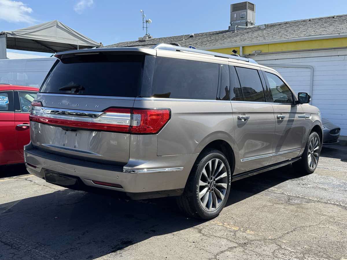 Used 2018 Lincoln Navigator L Select w/ Technology Package AWD/4WD image 12