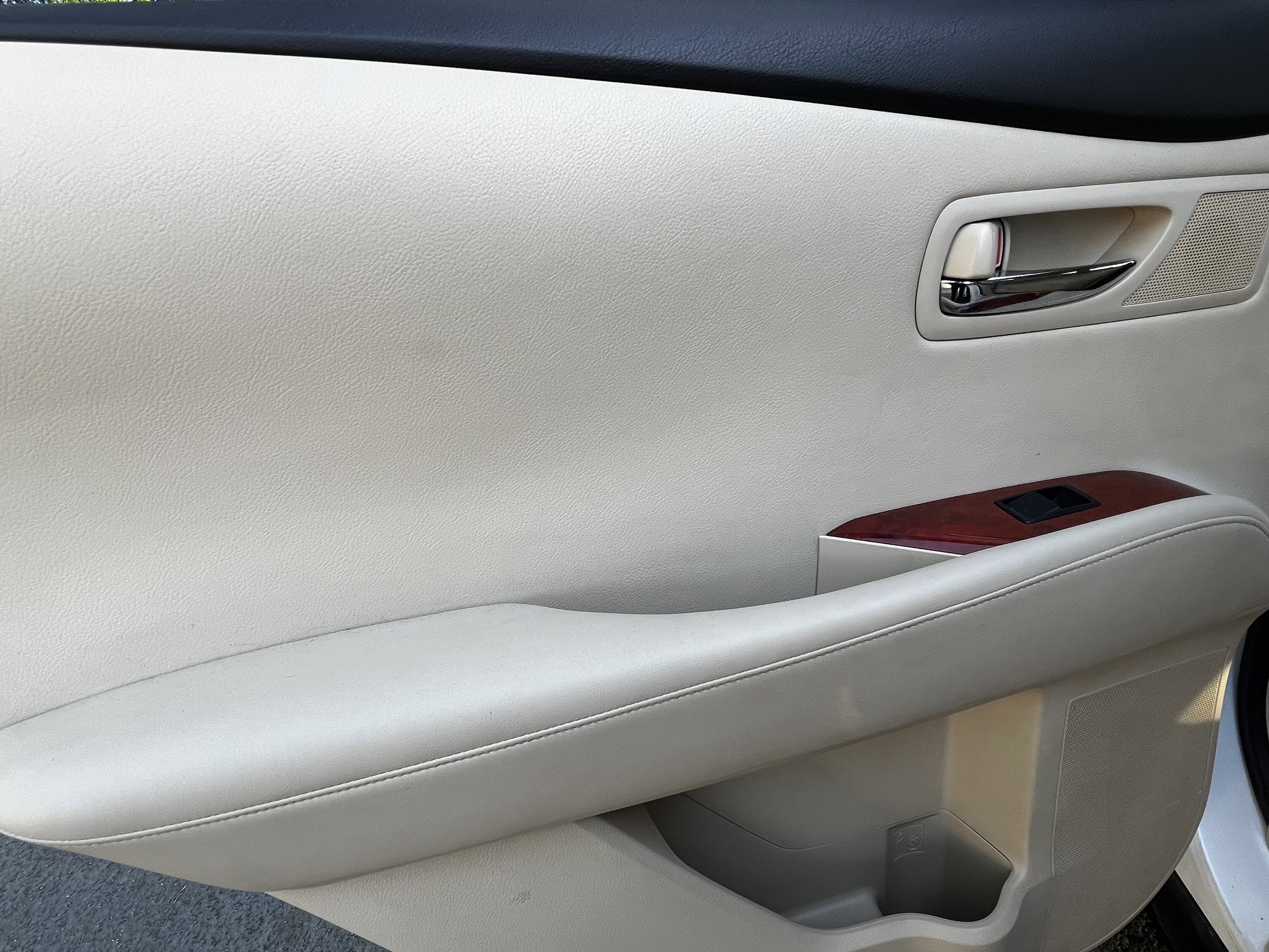 Used 2011 Lexus RX 450h AWD w/ Premium Pkg image 30