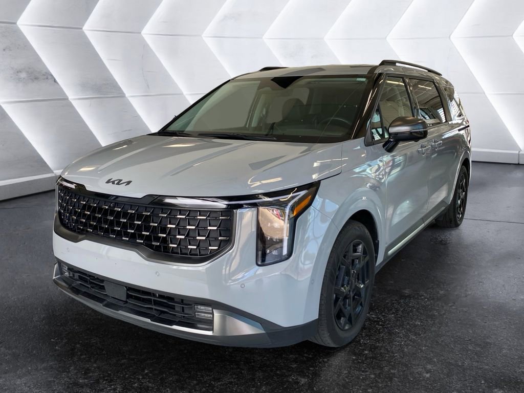 Used 2025 Kia Carnival SX Prestige image 2