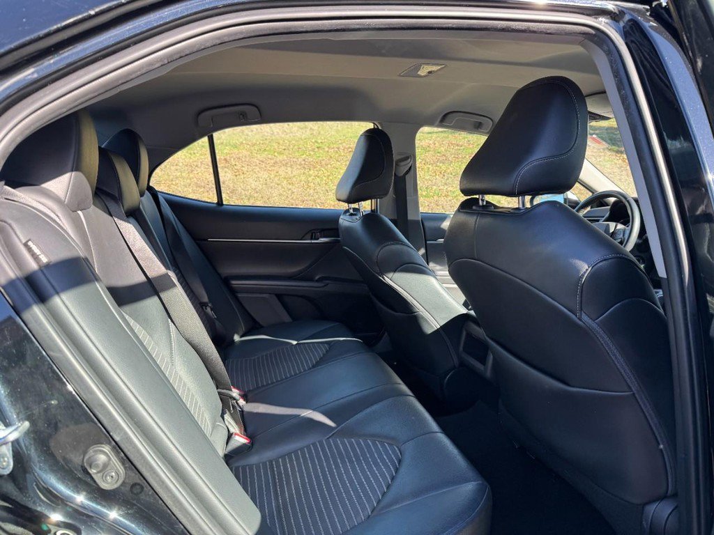 Used 2021 Toyota Camry SE image 10