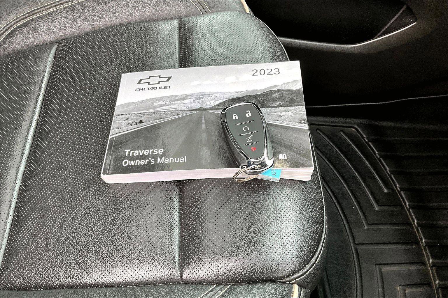 Used 2023 Chevrolet Traverse Premier image 12