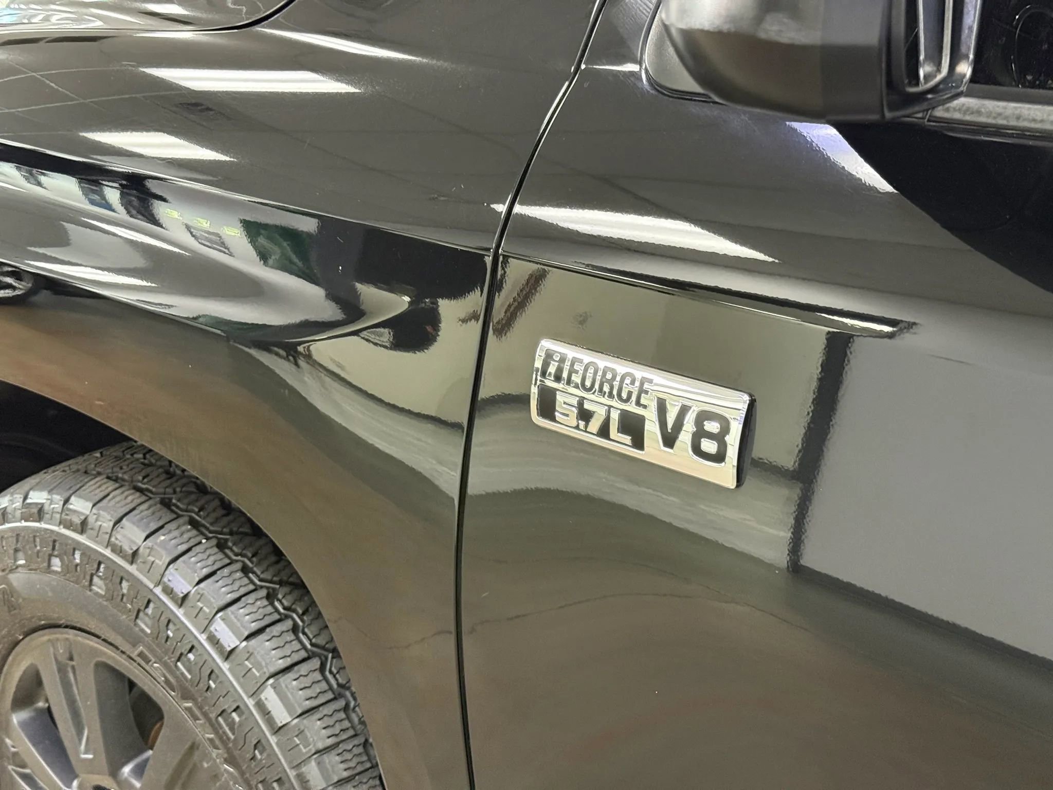 Used 2017 Toyota Tundra SR5 w/ SR5 Upgrade Package AWD/4WD image 12