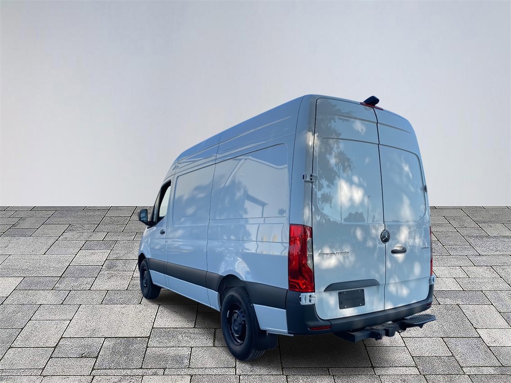Used 2024 Mercedes-Benz Sprinter 2500 image 5