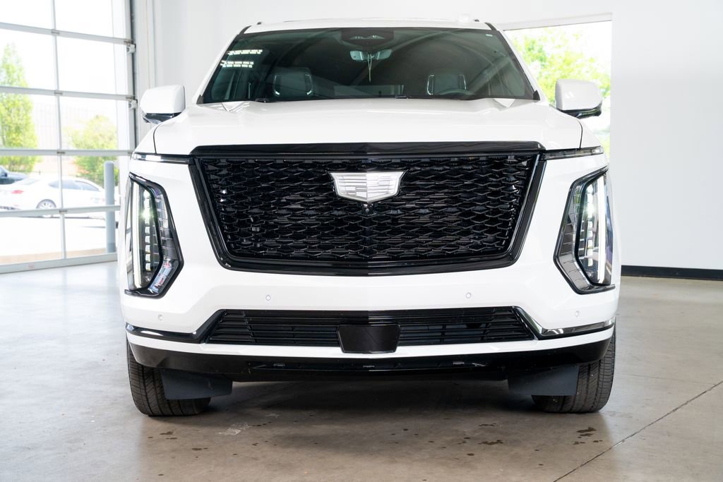 Used 2025 Cadillac Escalade ESV Sport w/ LPO, ONYX Package image 3