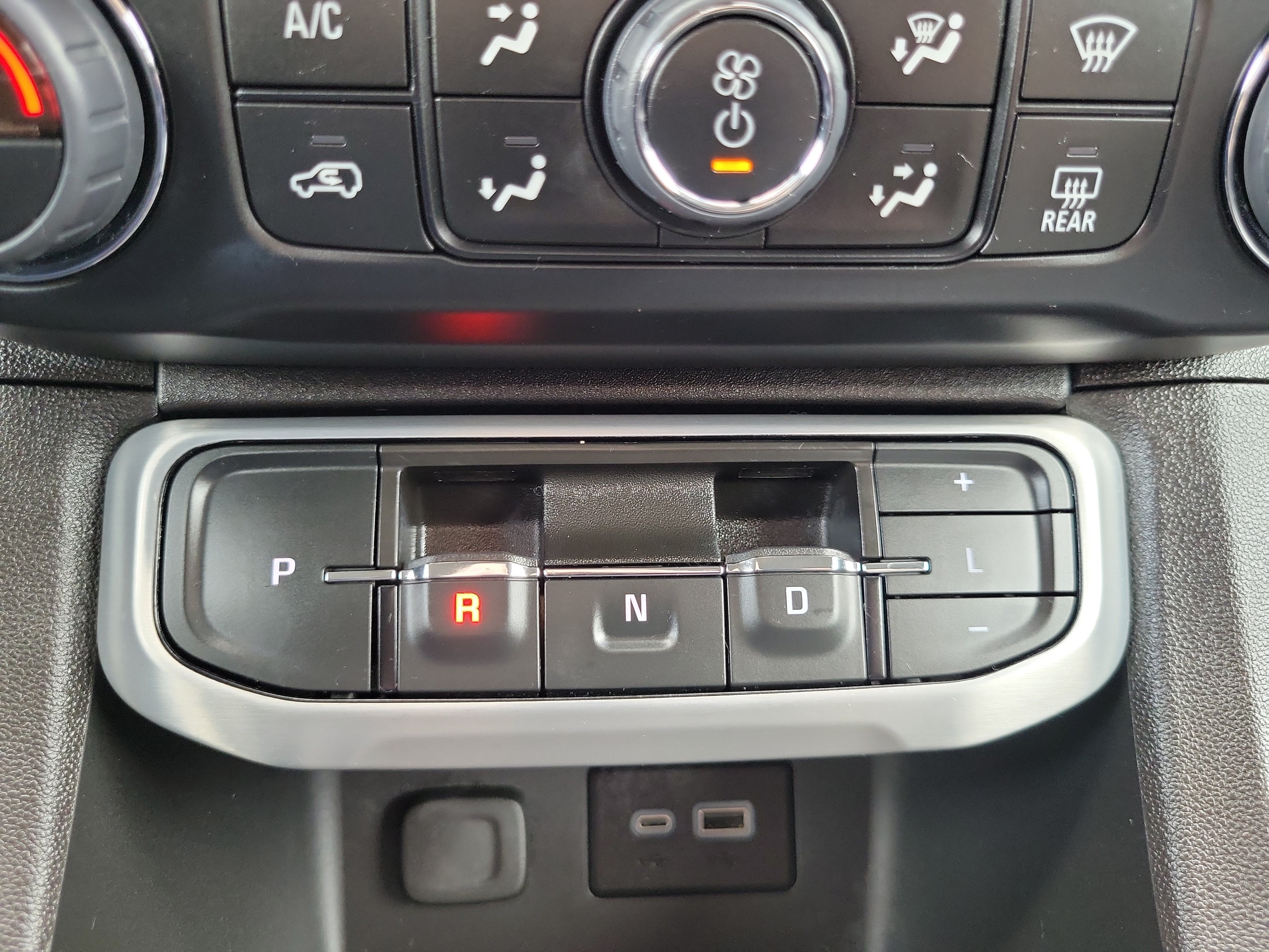 Used 2023 GMC Acadia SLE w/ Driver Convenience Package FWD image 23