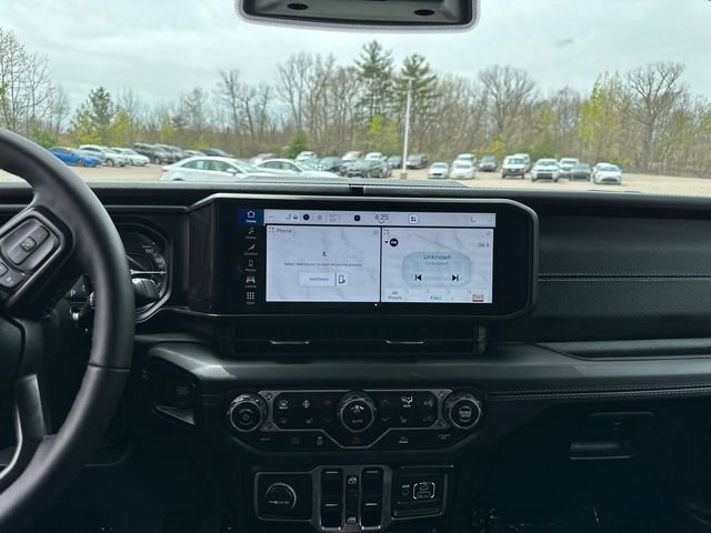 Used 2025 Jeep Wrangler Unlimited Rubicon 4xe w/ Convenience Group AWD/4WD image 25