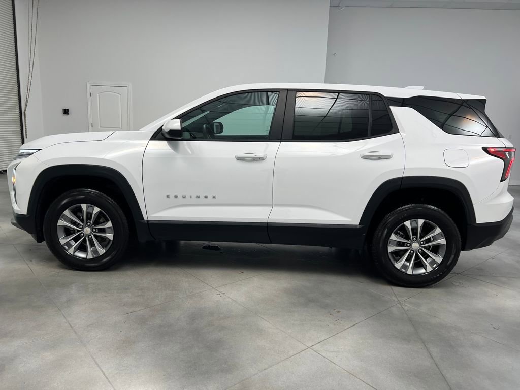 Used 2025 Chevrolet Equinox LT image 4