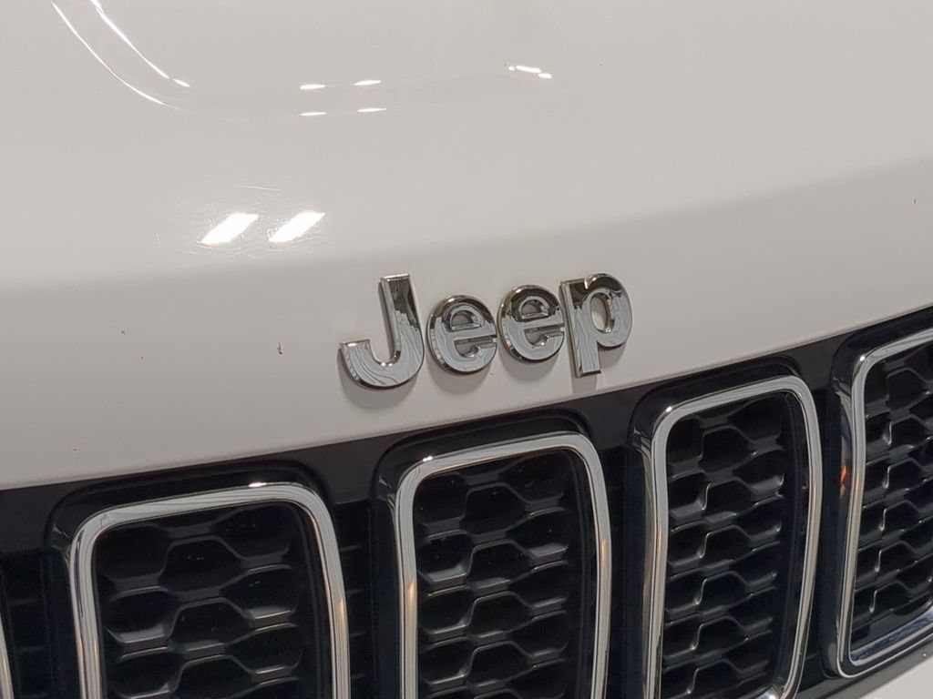 Used 2019 Jeep Grand Cherokee Limited AWD/4WD image 15