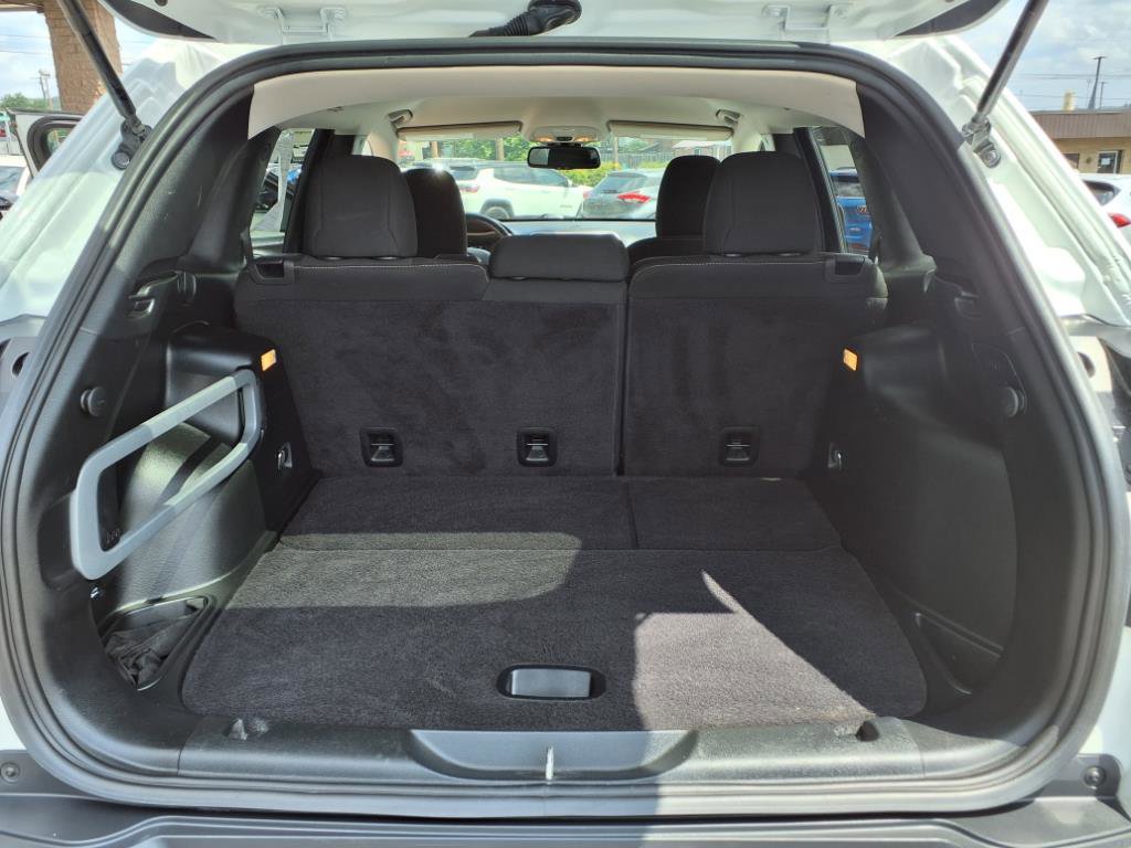 Used 2017 Jeep Cherokee Latitude w/ Cold Weather Group image 10