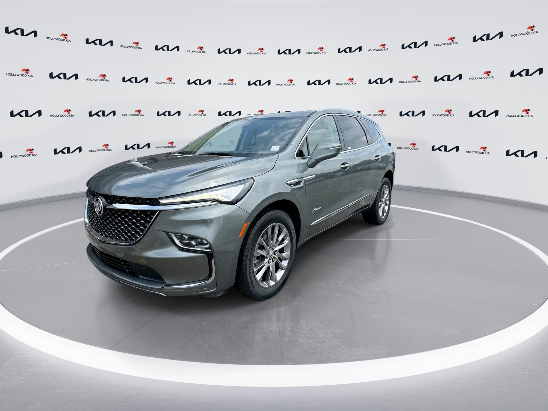 Used 2022 Buick Enclave Avenir w/ Avenir Technology Package AWD/4WD image 4