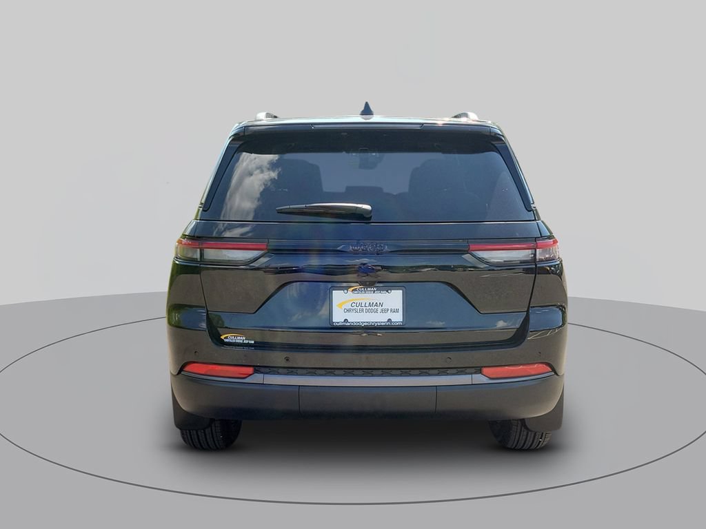 New 2026 Jeep Grand Cherokee Altitude RWD image 4