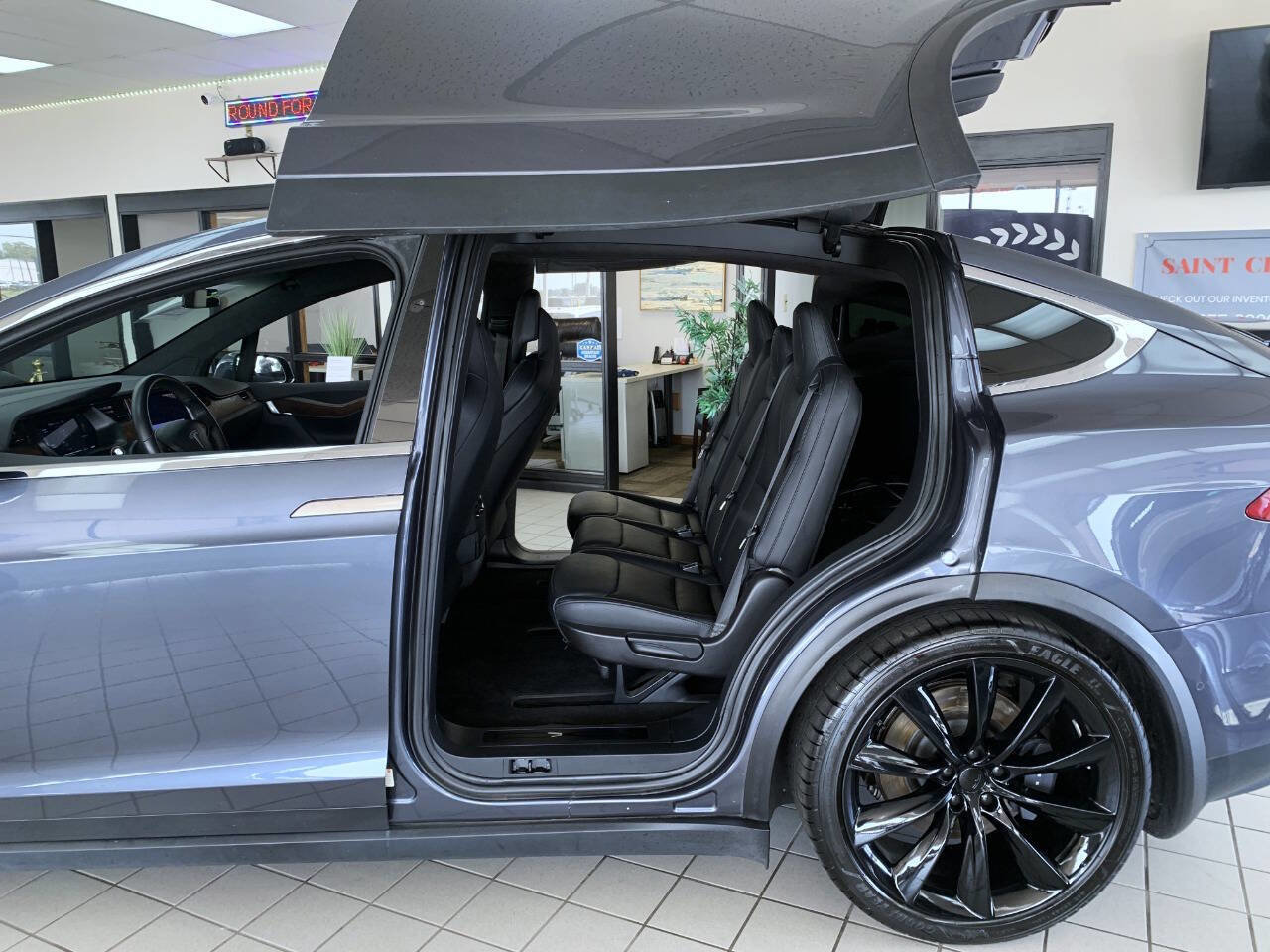 Used 2019 Tesla Model X Long Range image 5