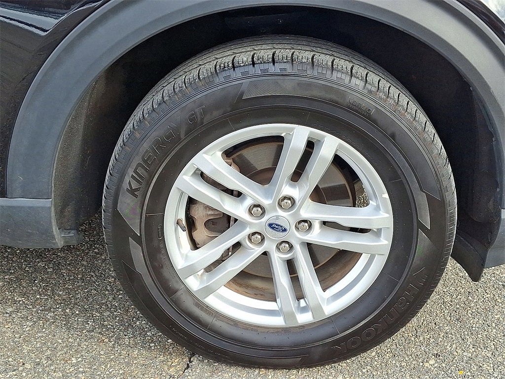 Used 2023 Ford Explorer XLT image 9