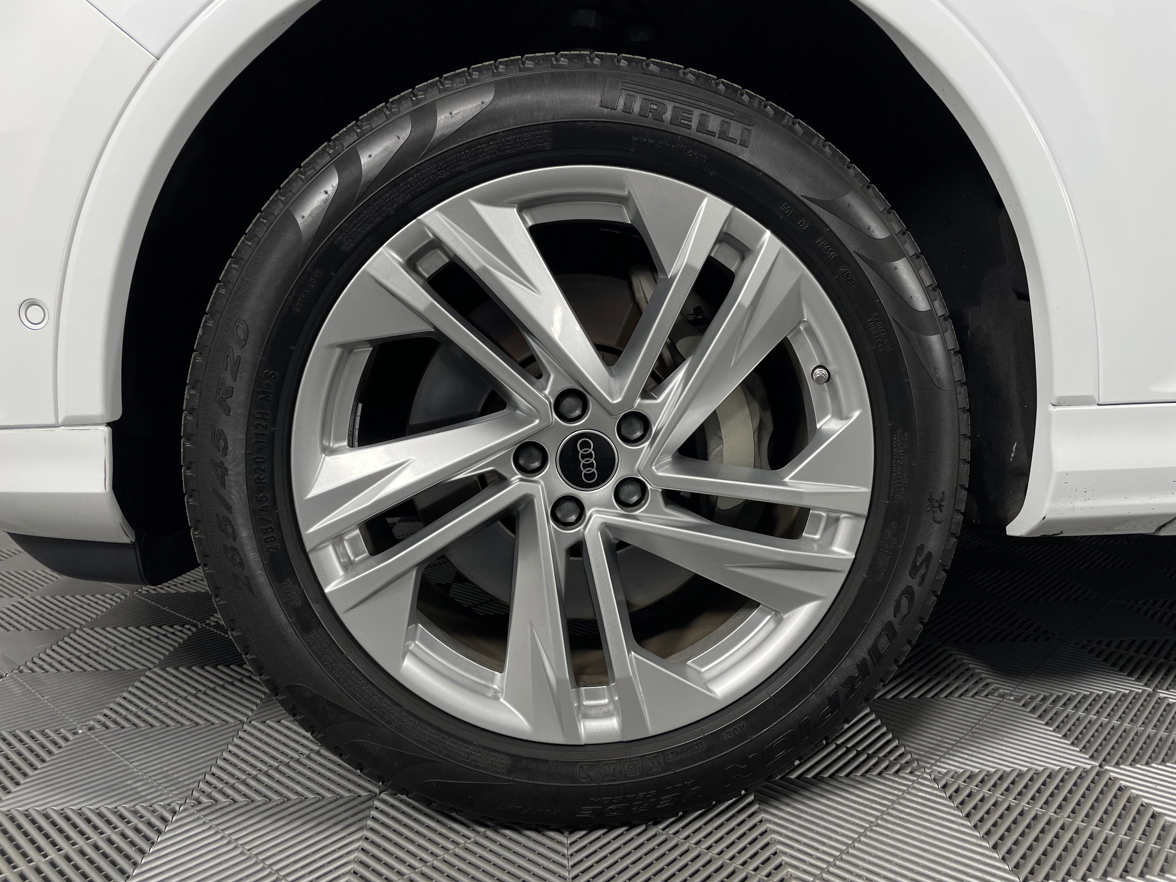 Used 2024 Audi Q7 Premium Plus image 9