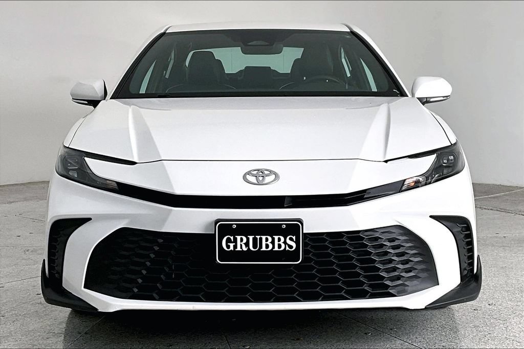 Used 2025 Toyota Camry SE w/ Convenience Package AWD/4WD image 3