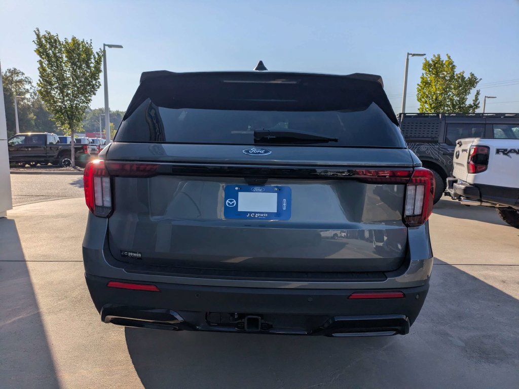 New 2026 Ford Explorer ST-Line w/ ST-Line Street Pack RWD image 5