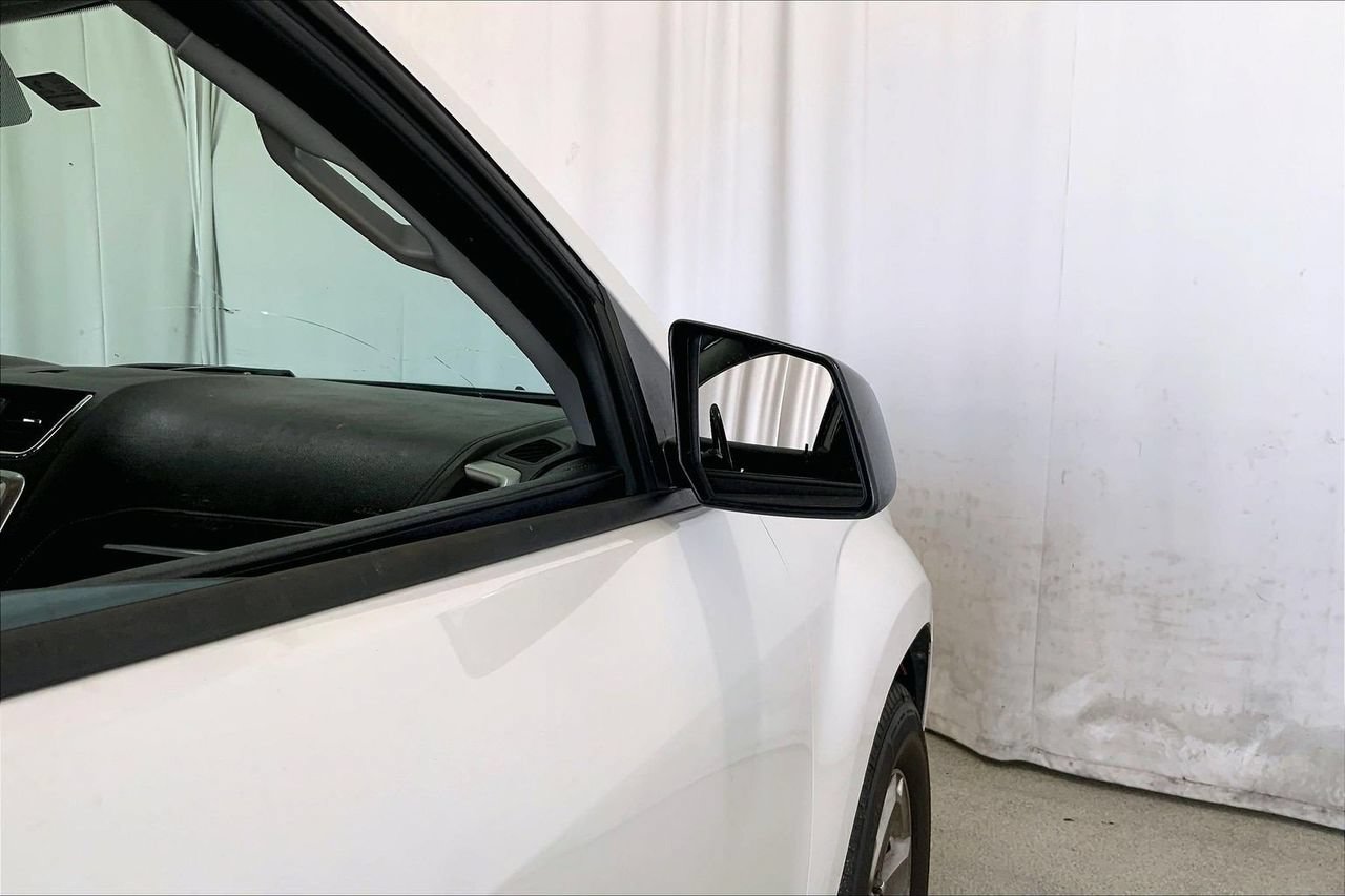 Used 2016 GMC Acadia SLE FWD image 11