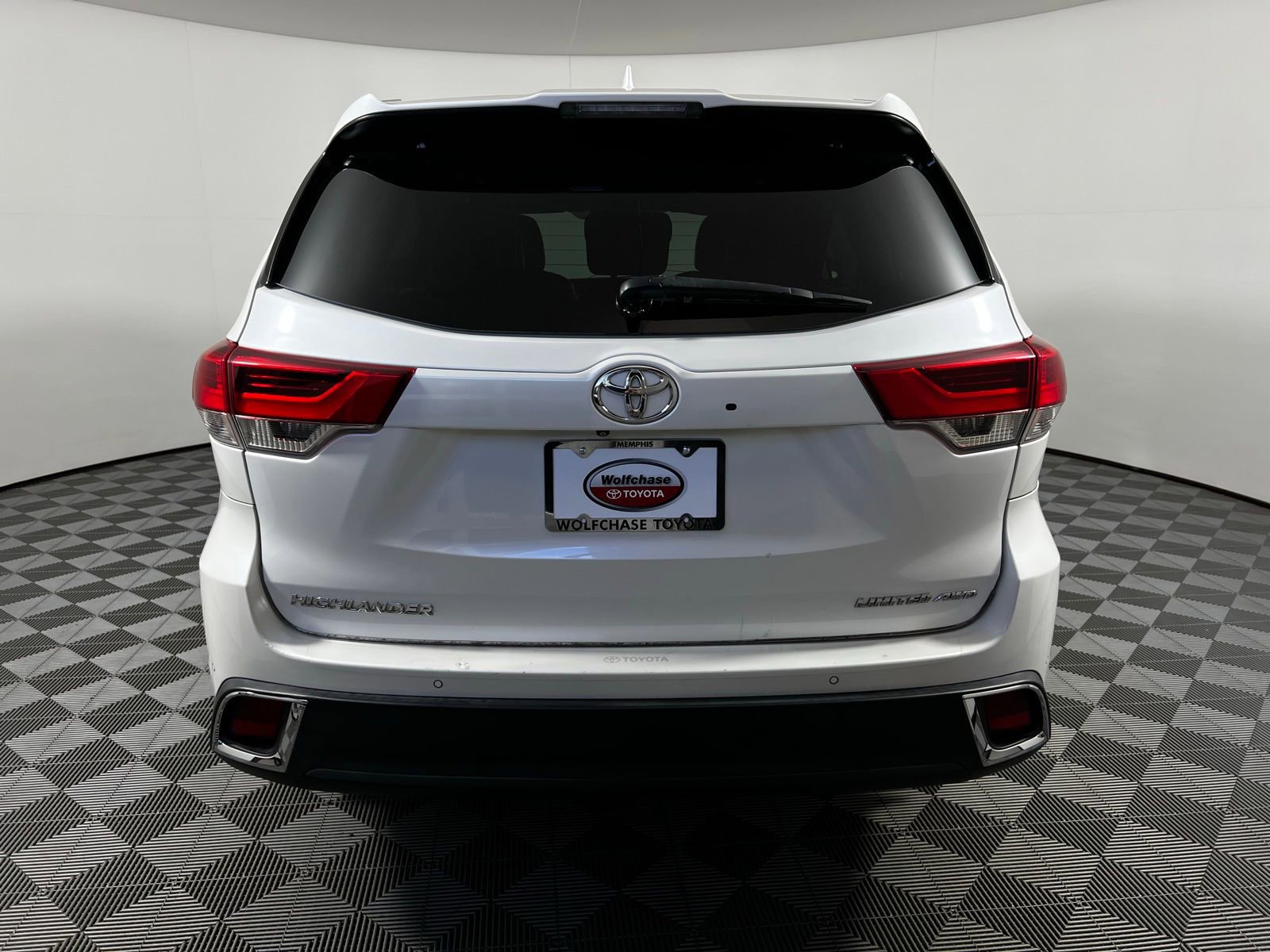 Used 2018 Toyota Highlander Limited Platinum image 6