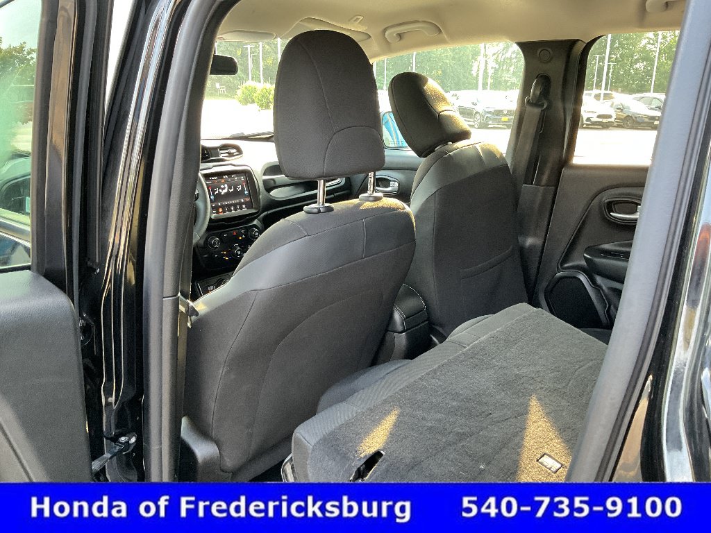 Used 2023 Jeep Renegade Latitude AWD/4WD image 23