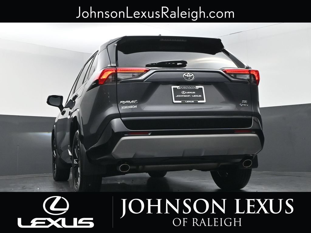 Used 2025 Toyota RAV4 SE AWD/4WD image 19