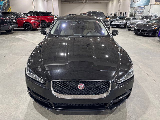 Used 2017 Jaguar XE Prestige image 2