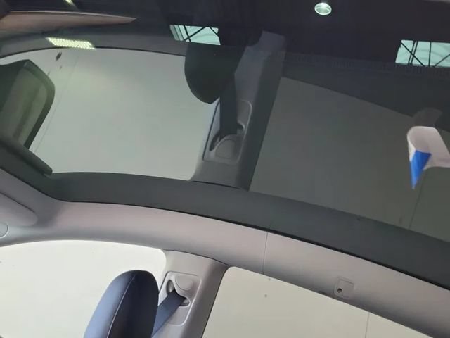 Used 2023 Tesla Model Y Performance AWD/4WD image 4