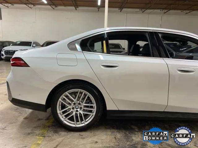 Used 2025 BMW 530i xDrive image 92