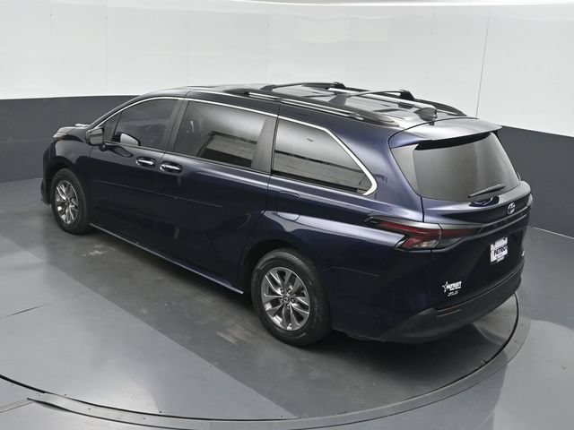 Used 2023 Toyota Sienna XLE FWD image 48