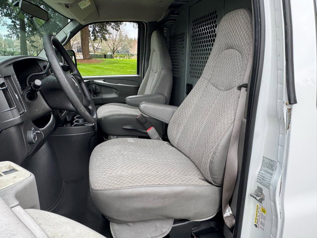 Used 2009 GMC Savana 3500 G3500 Cargo image 10