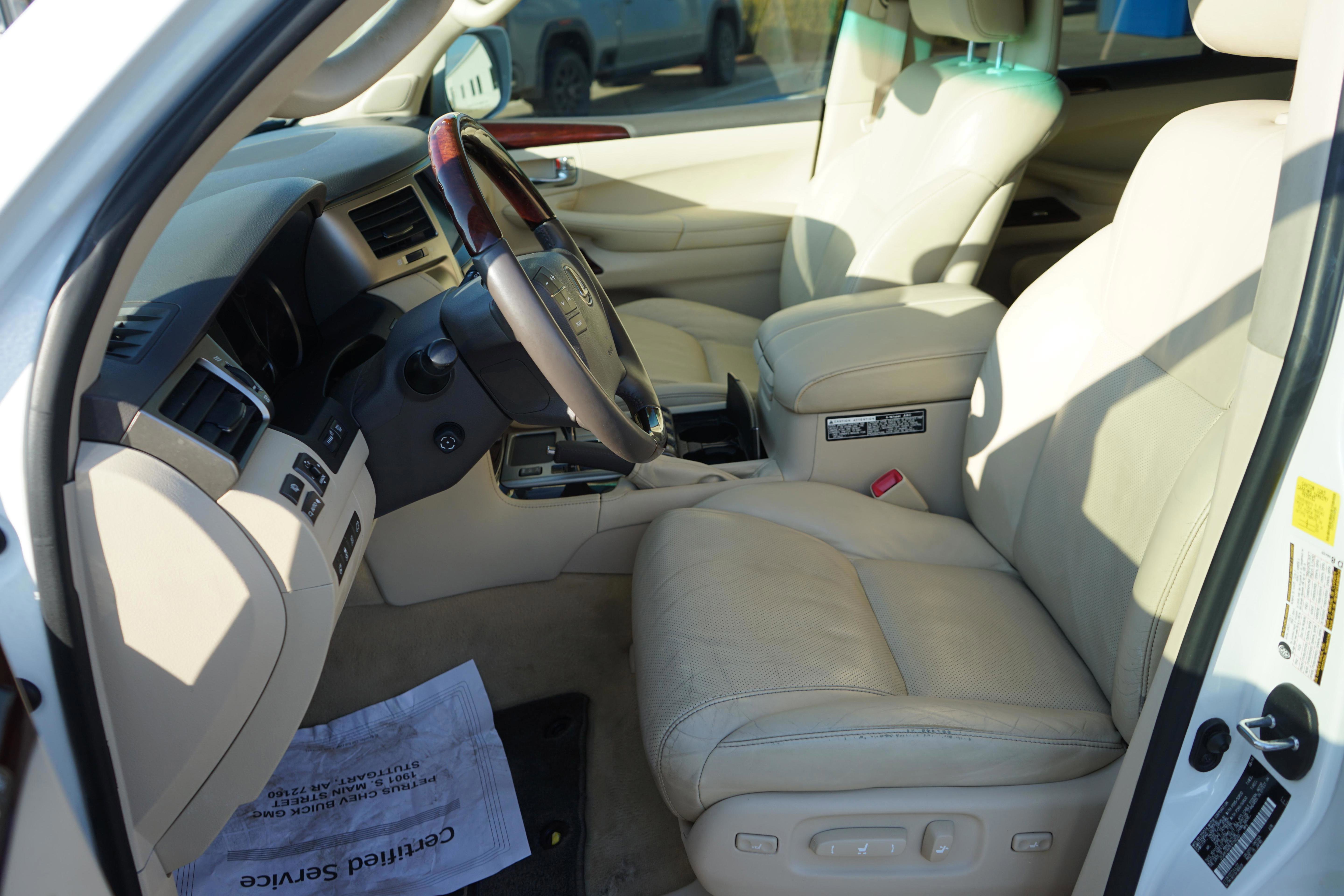 Used 2014 Lexus LX 570 4WD image 9