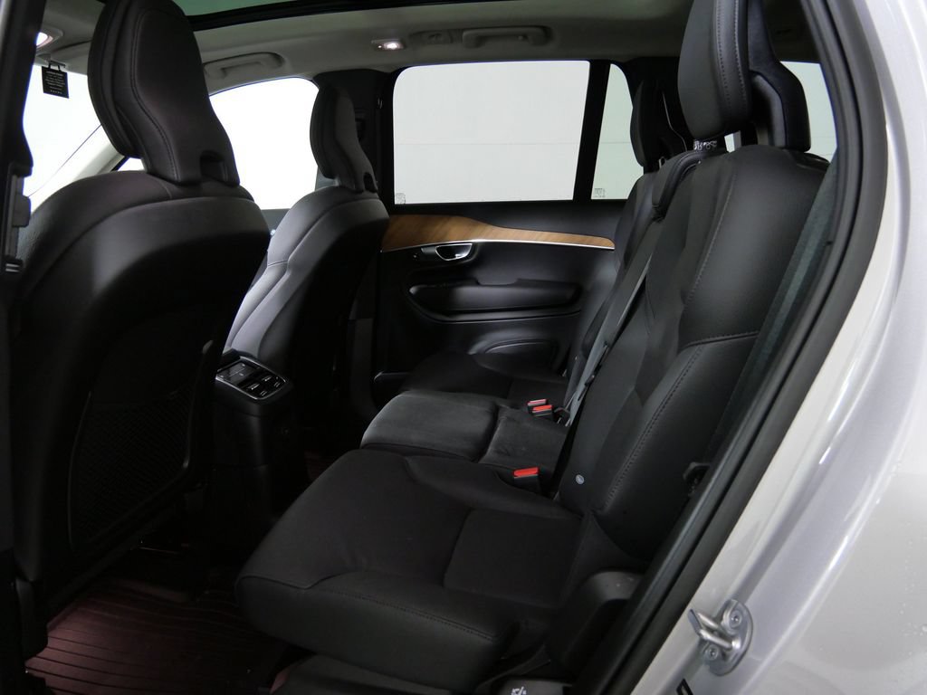 Used 2024 Volvo XC90 T8 Plus w/ Protection Package Premier AWD/4WD image 18