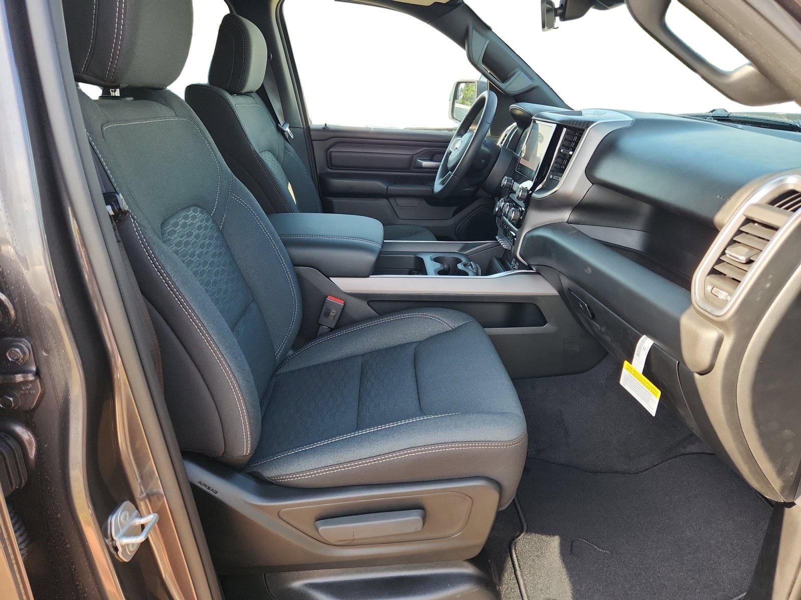 New 2026 RAM 1500 Express AWD/4WD image 24