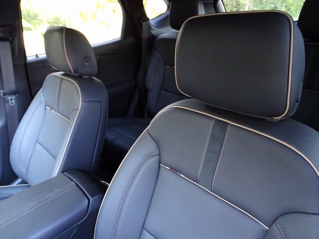 Used 2025 Chevrolet Blazer Premier w/ Enhanced Convenience Package image 20