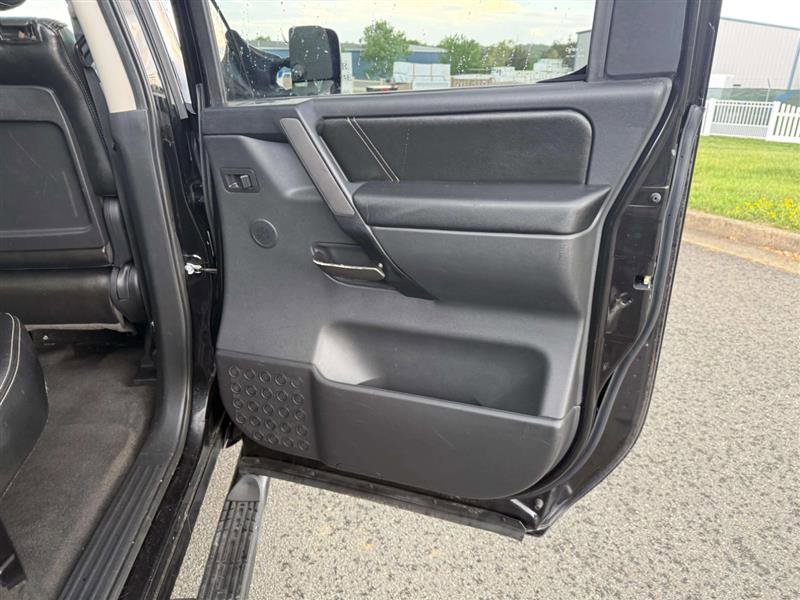 Used 2013 Nissan Titan PRO-4X image 19