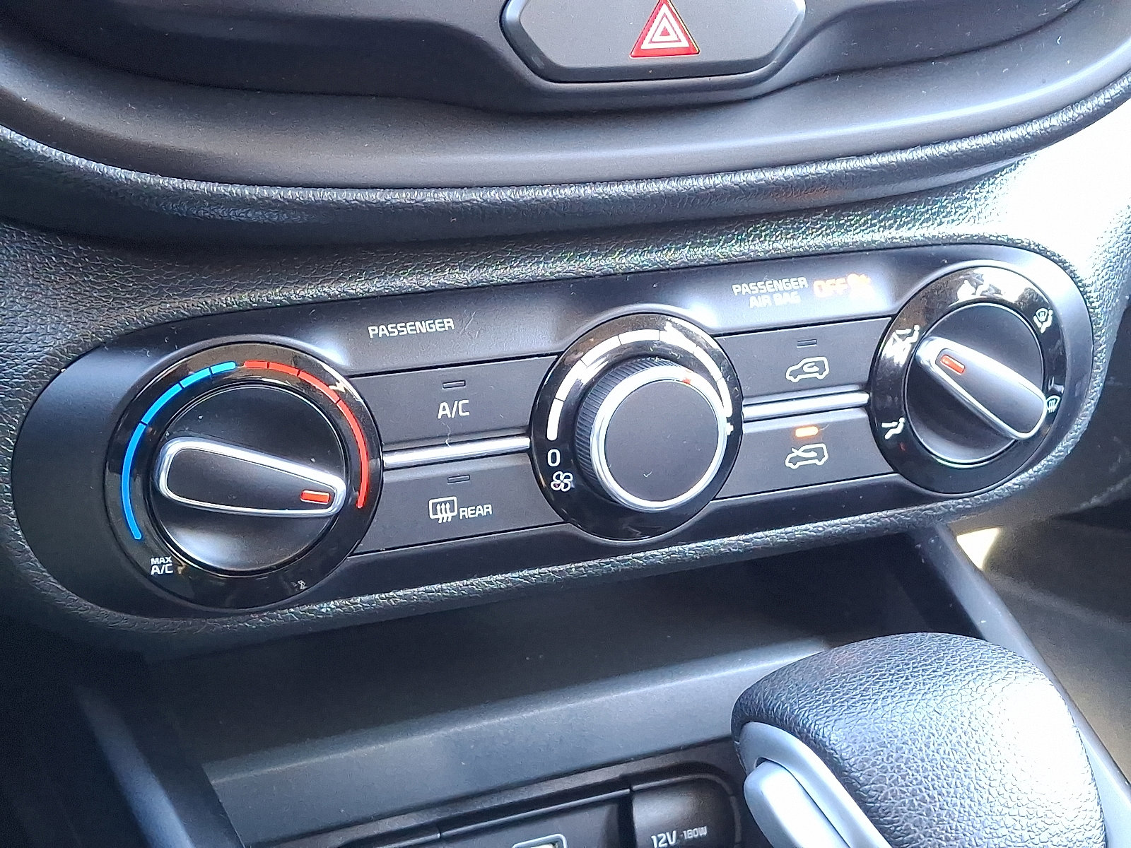 Used 2023 Kia Soul LX w/ LX Technology Package image 16