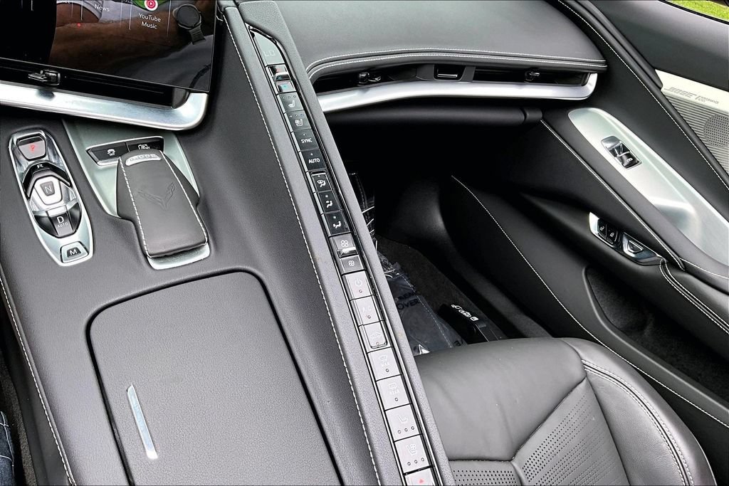 Used 2025 Chevrolet Corvette E-Ray AWD/4WD image 35
