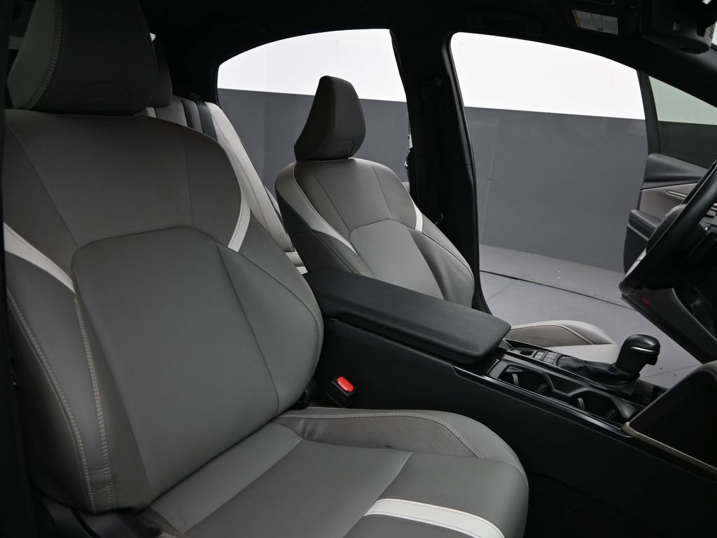 Used 2025 Toyota Camry SE w/ Convenience Package image 24