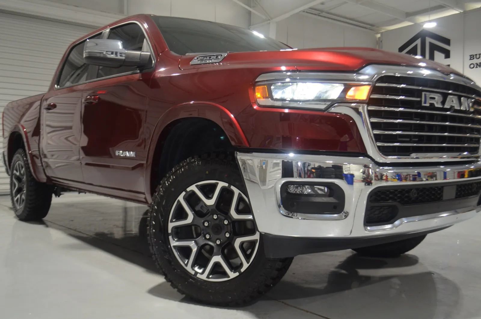 Used 2025 RAM 1500 Laramie image 3