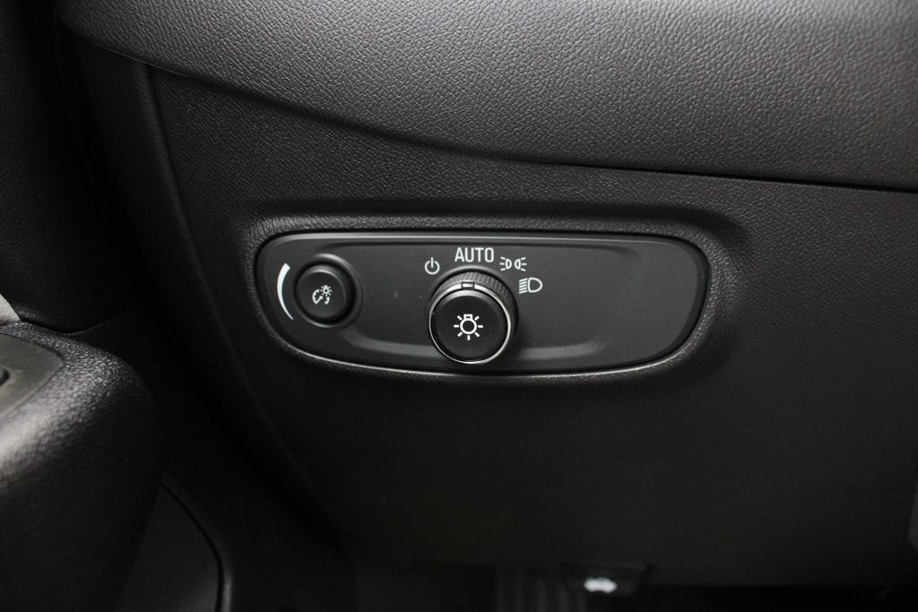 Used 2024 Chevrolet Equinox LS w/ LS Convenience Package FWD image 9