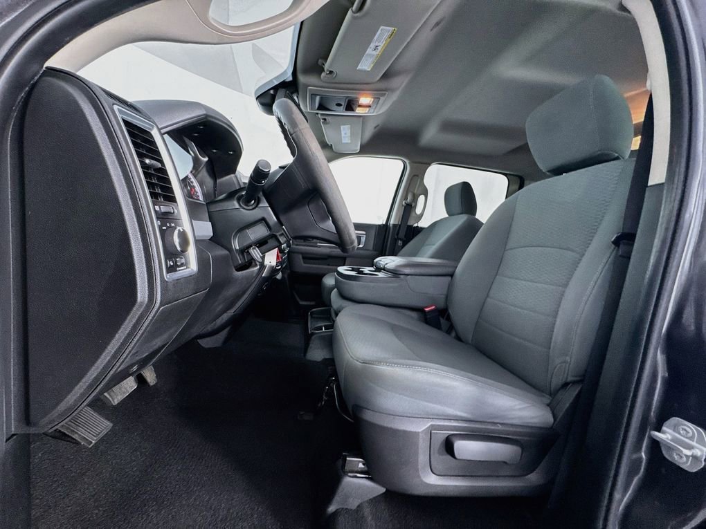 Used 2018 RAM 1500 Classic SLT image 12