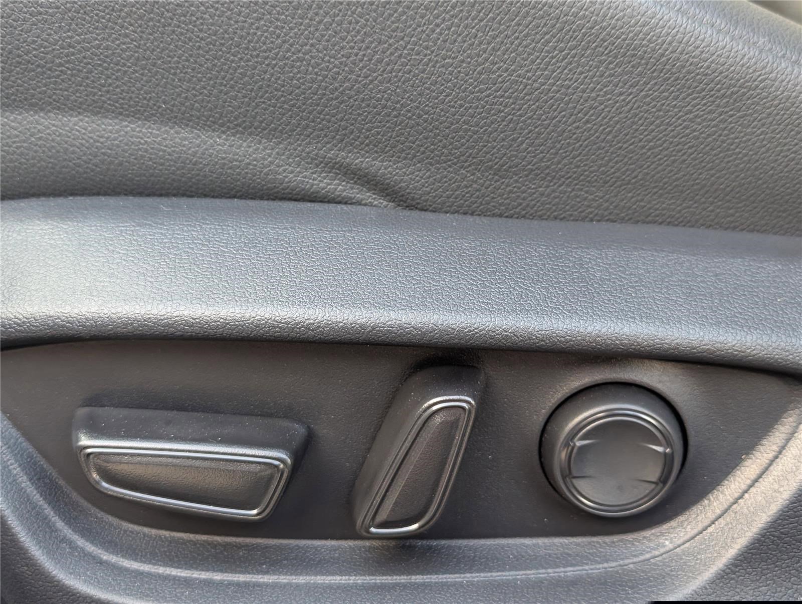 Used 2025 Toyota Camry XSE image 21