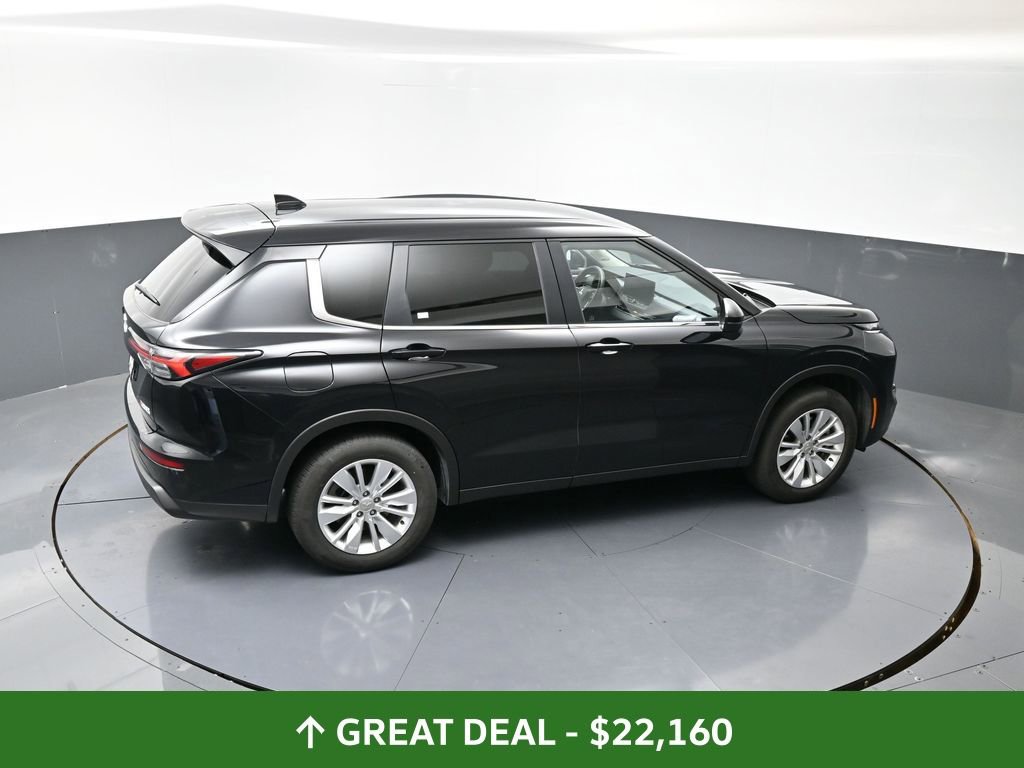 Used 2025 Mitsubishi Outlander ES image 42