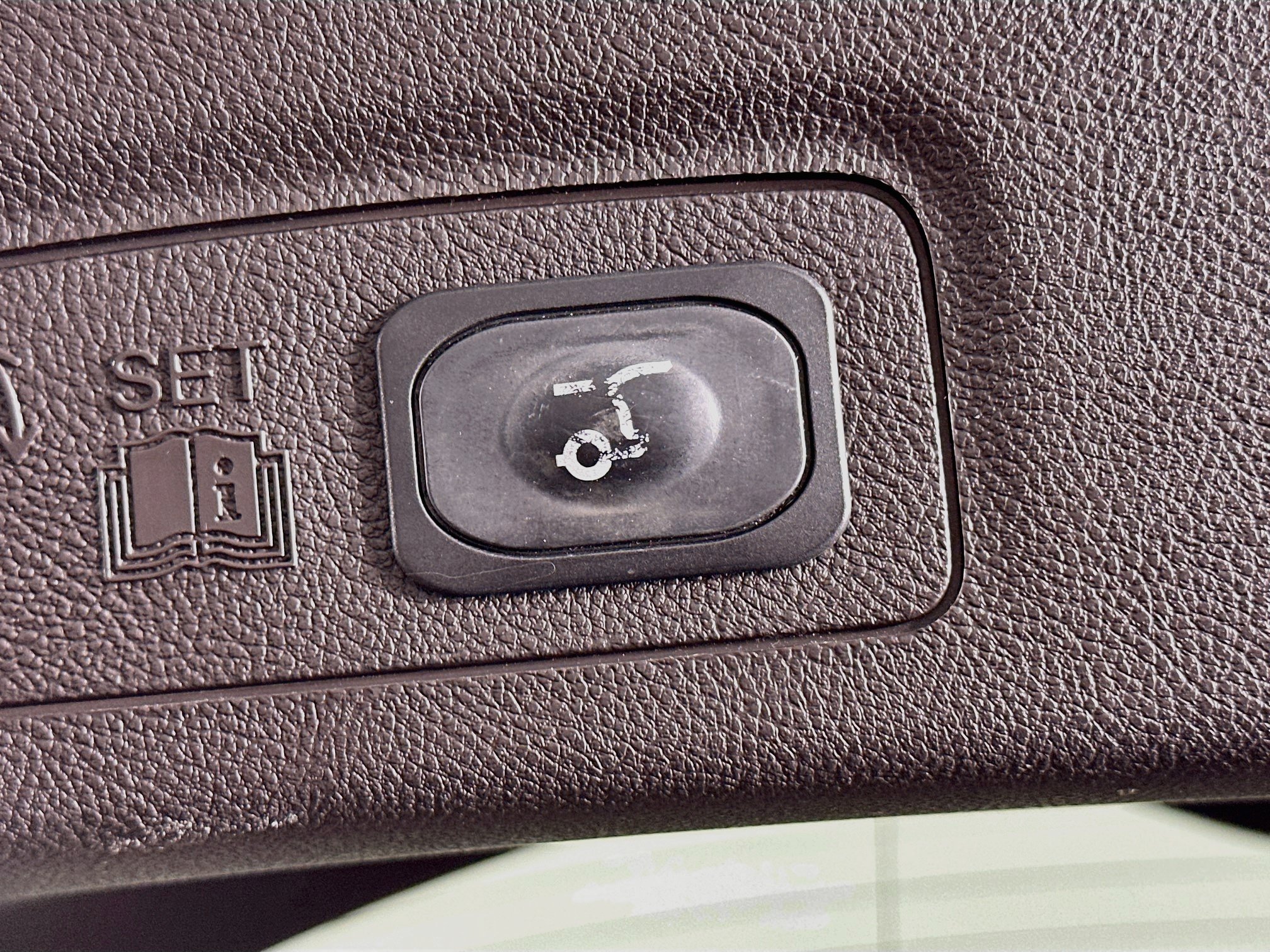 Used 2017 Lincoln MKC Reserve FWD image 29