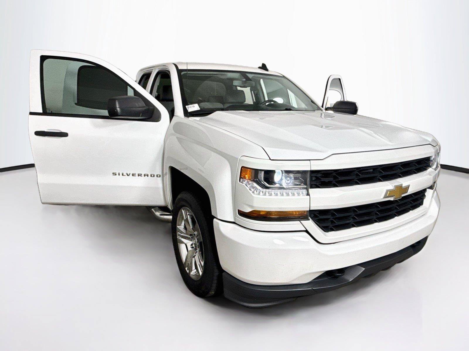 Used 2018 Chevrolet Silverado 1500 Custom w/ Custom Convenience Package RWD image 32