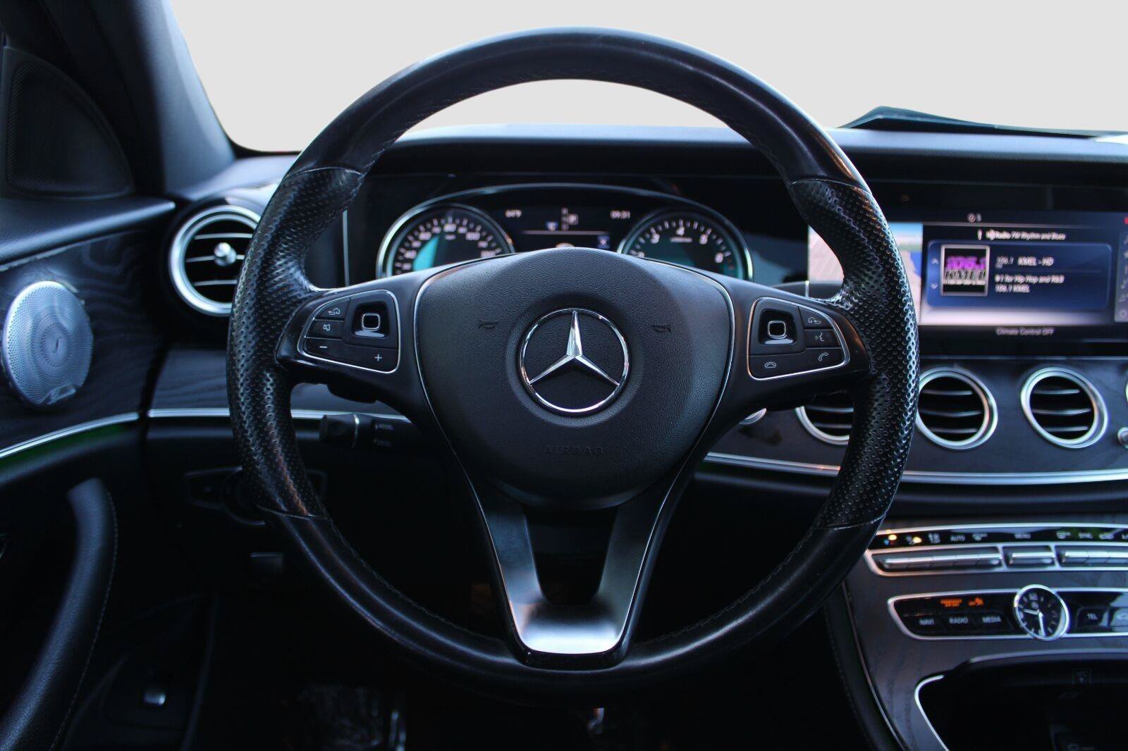 Used 2018 Mercedes-Benz E 300 image 27