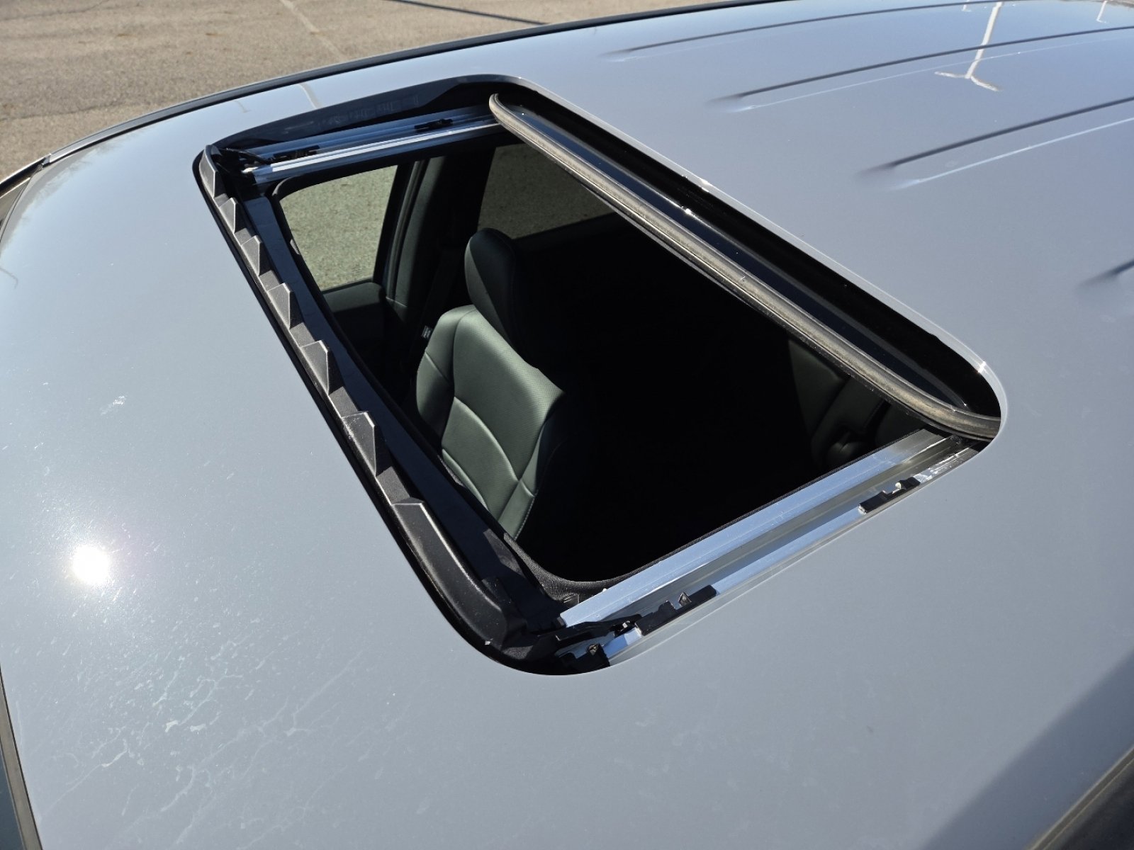 Used 2023 Honda Passport EX-L image 4