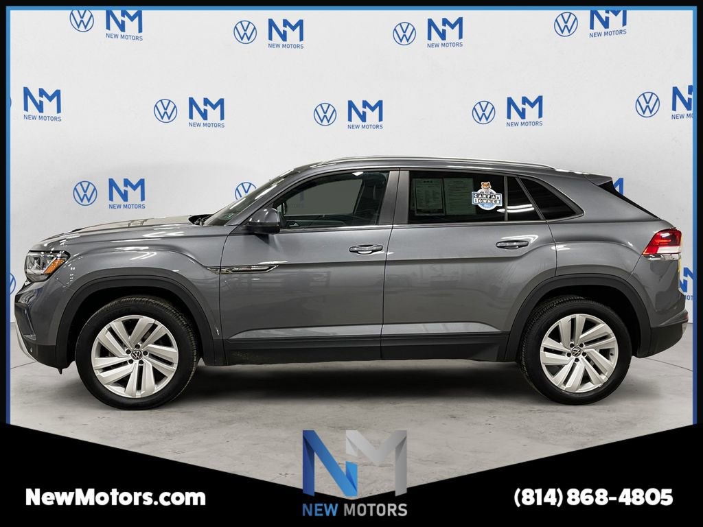 Used 2021 Volkswagen Atlas Cross Sport SE w/ Panoramic Sunroof Package image 2