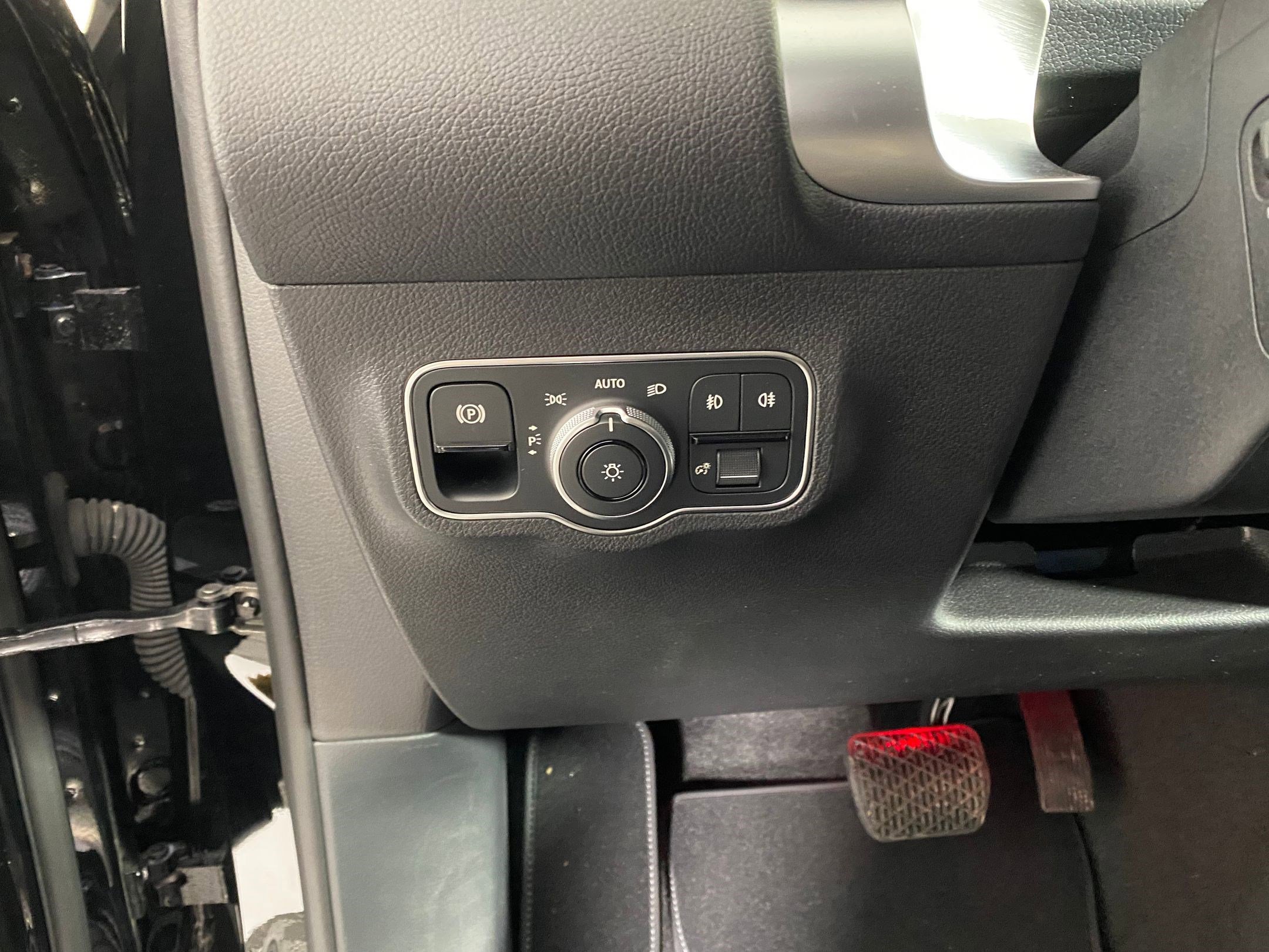 New 2025 Mercedes-Benz GLB 250 4MATIC image 17