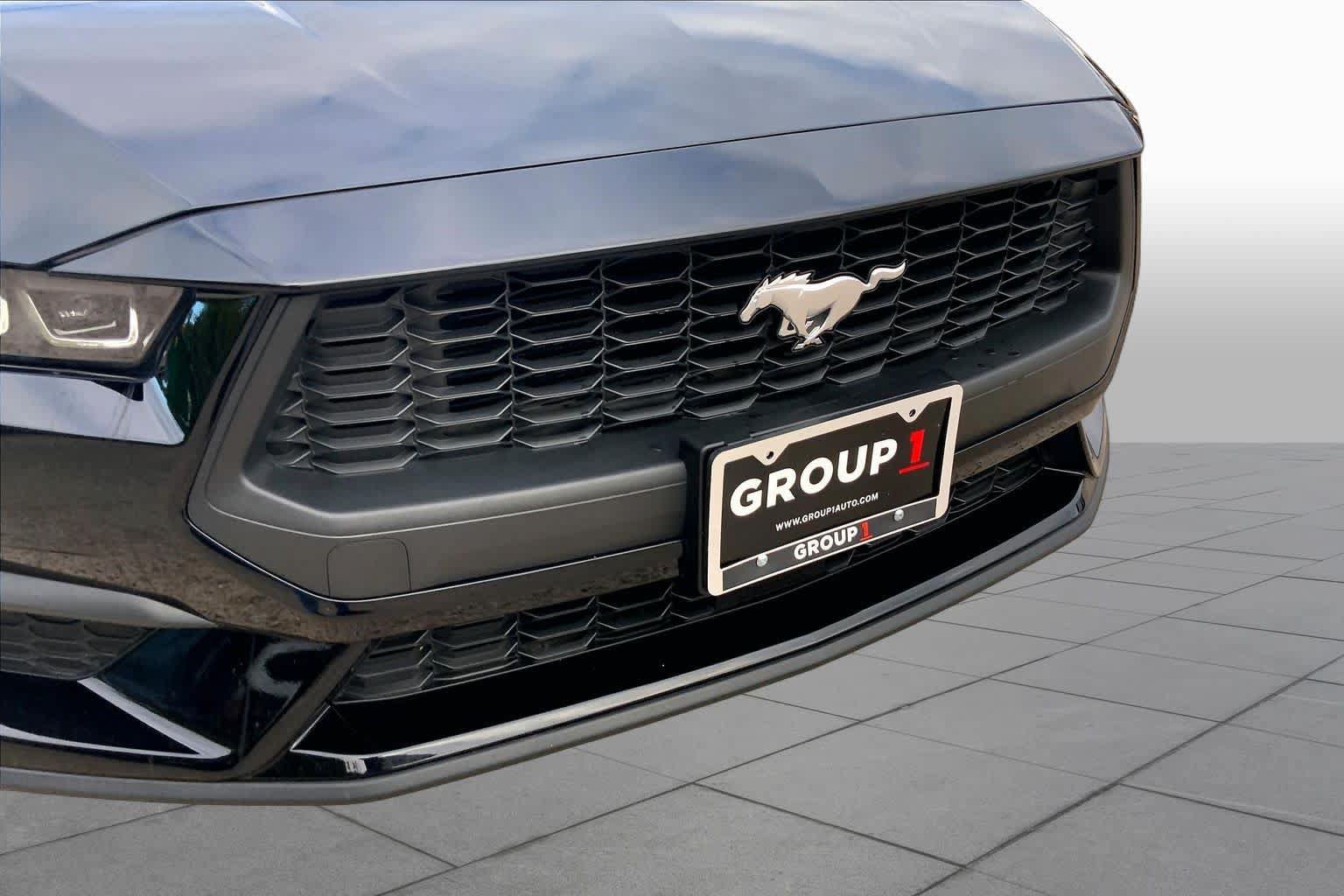 Used 2025 Ford Mustang Coupe RWD image 28